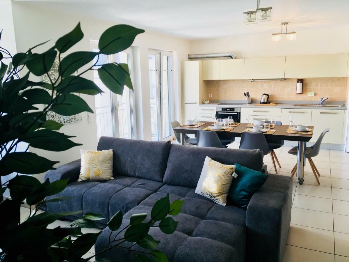 Art Deco 100m2 Flat 2 Min Walking From Train Station In Center, Free Parking And Terrace - 2b Apartment